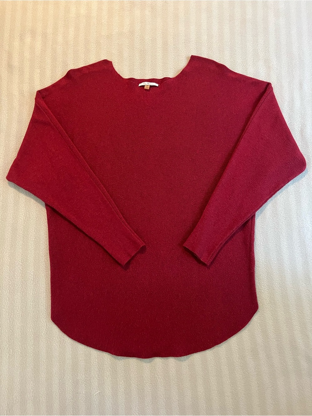 Women's Scoop Neck Lightweight Sweater in Deep Wine